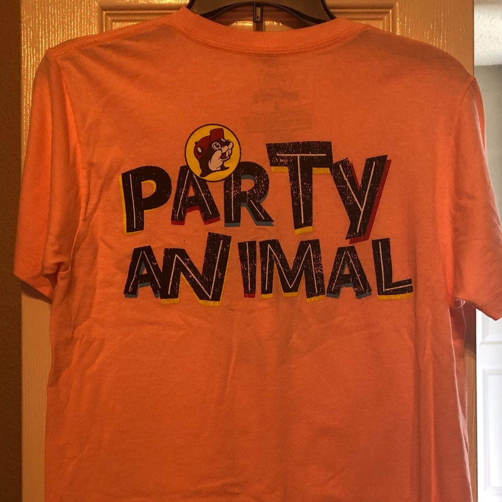 NWOT BUC-EE’s Tee